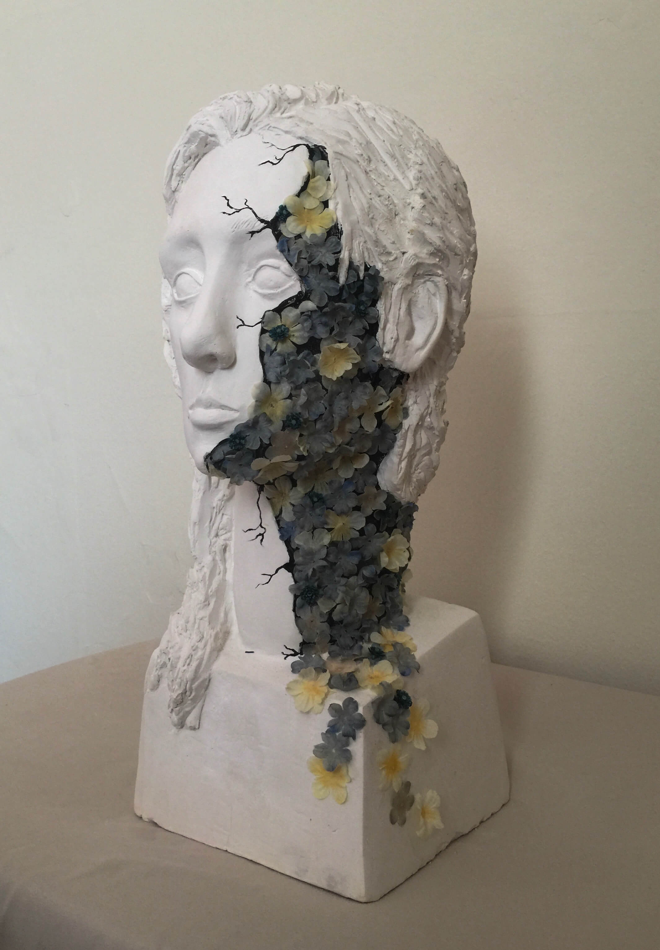 Click to view Student: Juliet DeNicola -Course: Sculpture I Photo 1