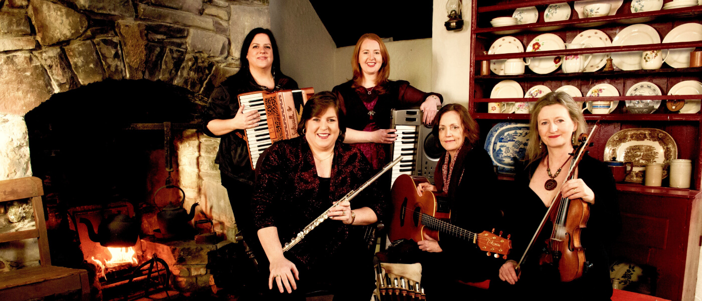 Photo of Cherish the Ladies, the Irish-American musical supergroup