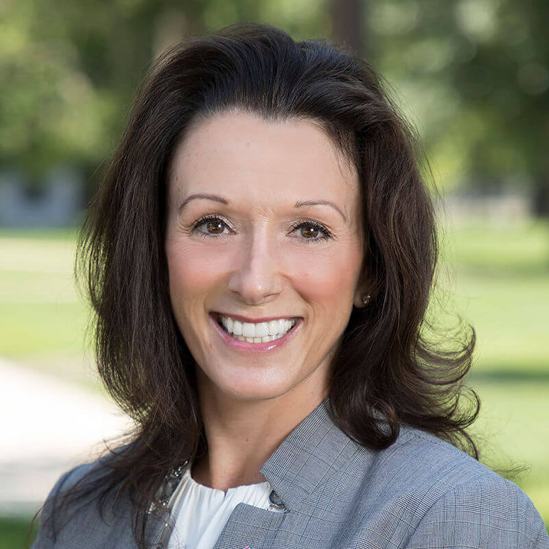Jeana Piscatelli '01 '02M