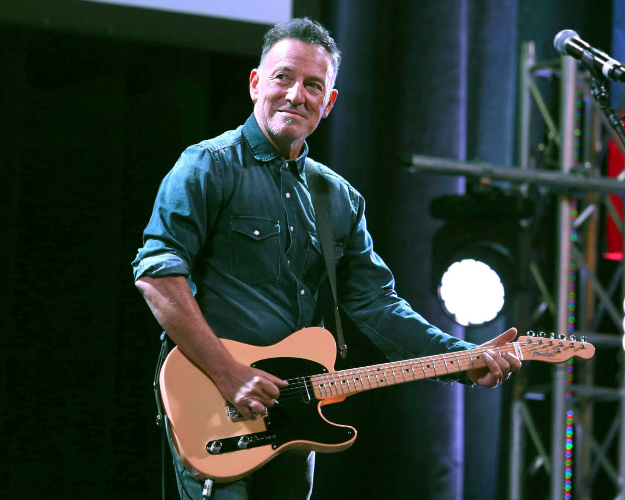 “Bruce Springsteen’s Artifacts Coming to Grammy Museum”