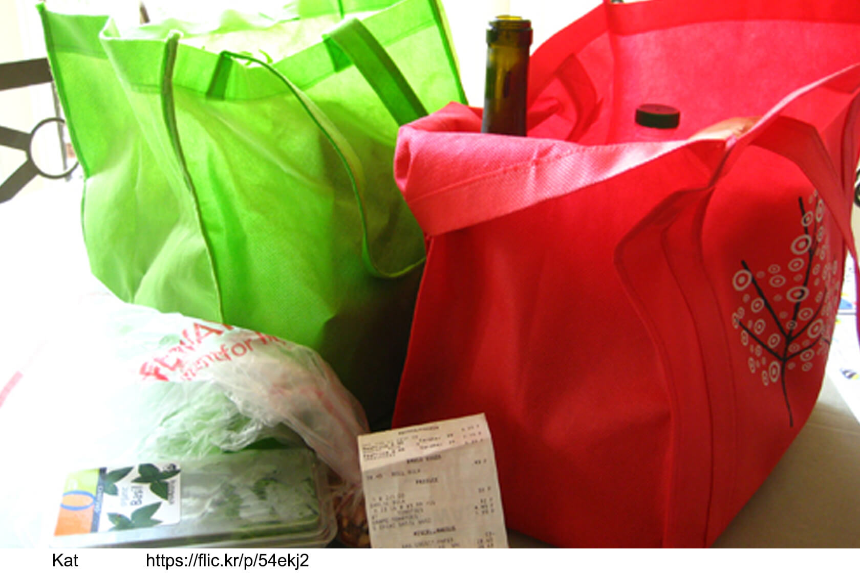 Image of reusable shopping bags.
