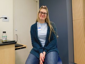 1 female Monmouth University student volunteer Lauren Neitz