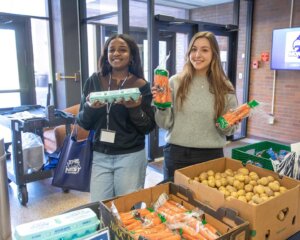 @thenest_mu is committed to making sure no #Hawk goes hungry!💙 Check out these snapshots from last week's food distribution. 📸🥕 Make sure you mark your calendars for the next distribution date on April 6 from 1-3 p.m. at the Student Center. 🗓️ #MonmouthHawksFlyTogether #FlyHawks #FoodInsecurityAwareness
