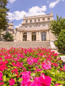 Can we talk about how beautiful campus looks right now during Summer? 🌺🌸 Shoutout to our Facilities team for that. Trust us, it’s even better in person. Tour link in bio. #MonmouthU